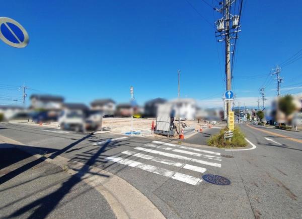 リーブルガーデン緑区青山2丁目 3号棟(前面道路含む現地写真)