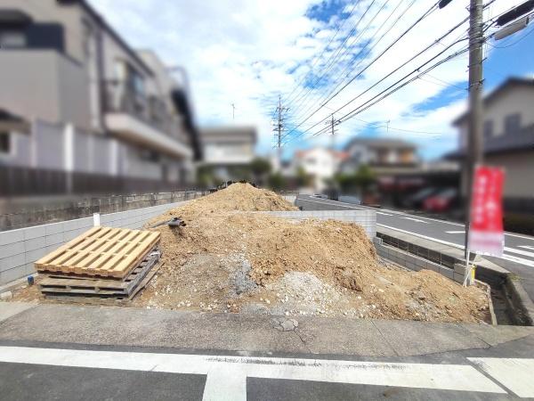 新築分譲住宅 緑区鳴丘 全1棟(前面道路含む現地写真)