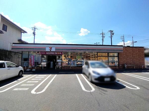 MELDIA名東区社が丘3丁目　1号棟(セブンイレブン名古屋上社5丁目店)