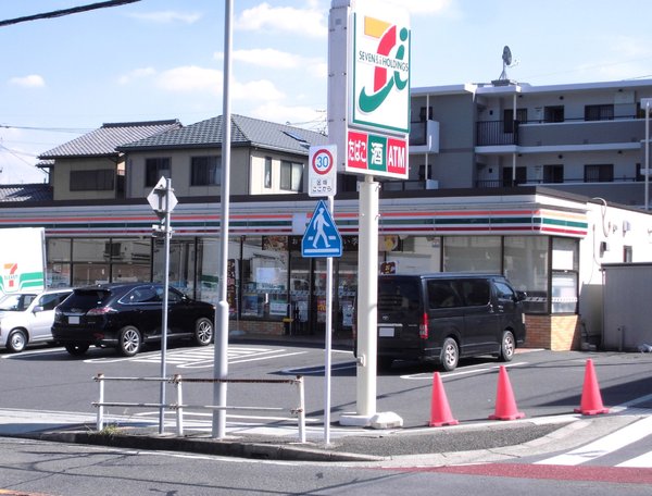 ヴィアレ一社(セブンイレブン名古屋一社4丁目店)