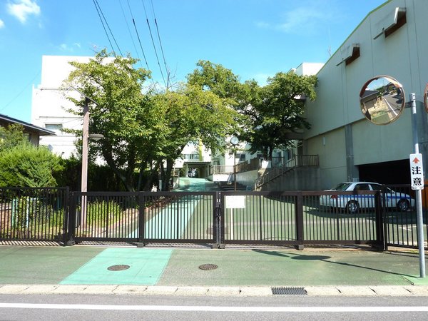 日進市梅森台５丁目の土地(日進市立西小学校)