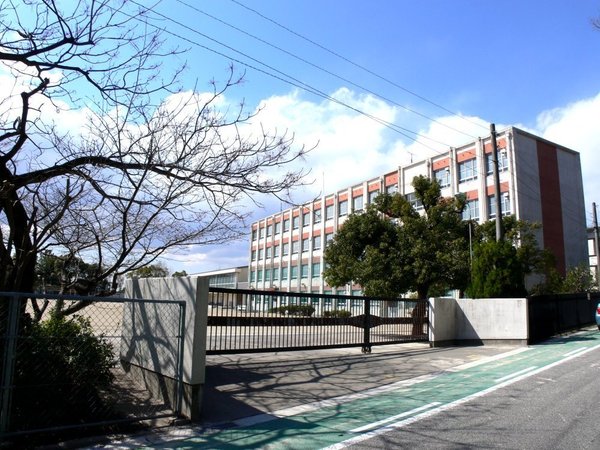 名古屋市緑区万場山１丁目の土地(名古屋市立鳴子小学校)