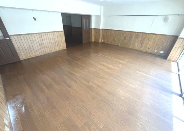 虹ヶ丘マンション本館