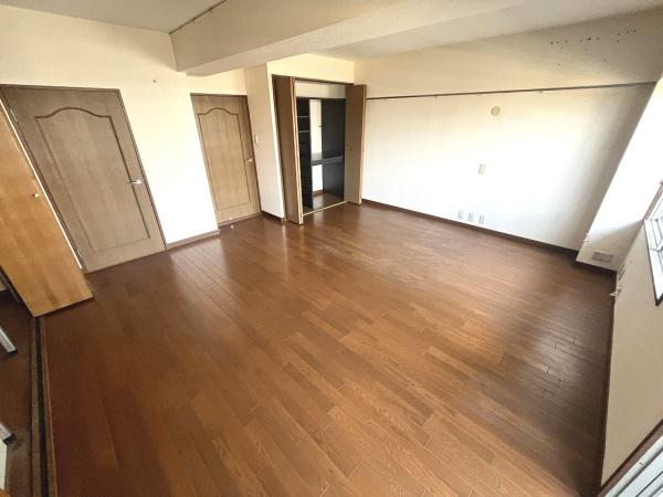 虹ヶ丘マンション本館