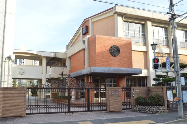 ライオンズマンション新栄(名古屋市立新栄小学校)