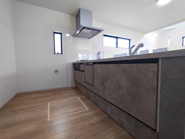 新築分譲住宅　緑区浦里2期　全1棟