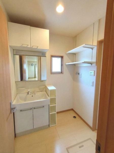 名古屋市緑区鳴海町字中汐田の中古一戸建て
