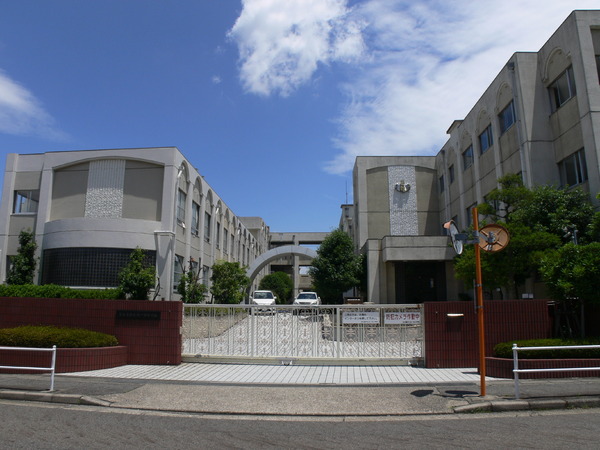 上社北住宅　1号棟(名古屋市立北一社小学校)