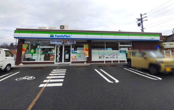 ファーストタウン日進市第1藤島町五反田　2号棟(ファミリーマート日進藤島店)