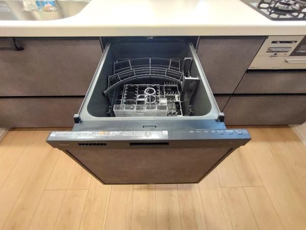 ブルーミングガーデン東郷町清水3丁目　全1棟