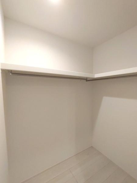 ブルーミングガーデン日進市三本木町廻間　全1棟