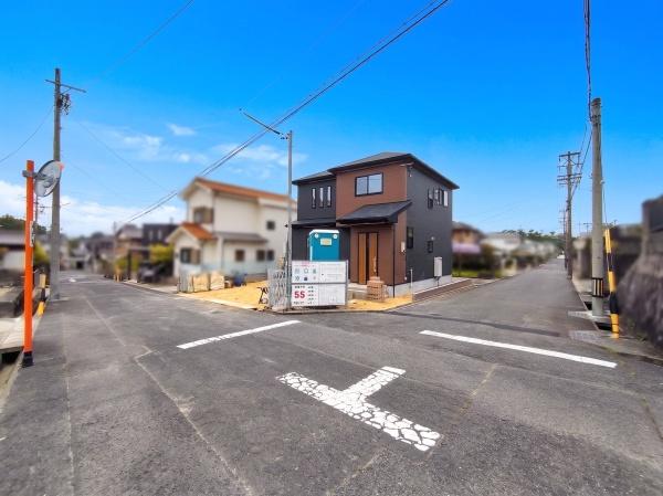 ファーストタウン日進市第1米野木町北山　全1棟