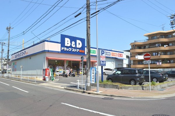 三旺マンション第3植田(ツルハドラッグ植田店)