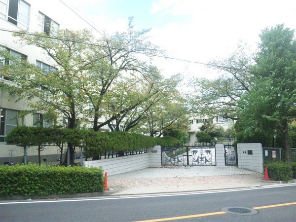 新築分譲住宅　名東区西山台1期1号棟(名古屋市立西山小学校)