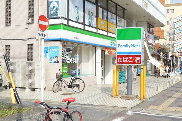 シティコーポ植田A棟(ファミリーマート植田駅前店)