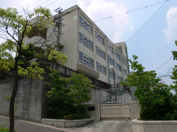 エルグランデ左京山(名古屋市立左京山中学校)