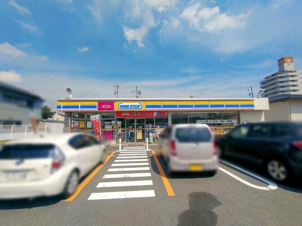 エルグランデ左京山(ミニストップ名古屋曽根店)