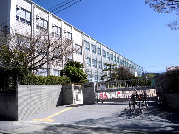新築分譲住宅　名東区勢子坊14期　1号棟(名古屋市立高針台中学校)