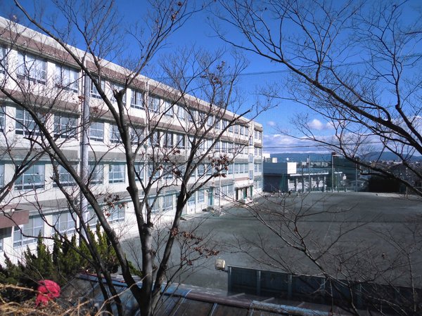 名古屋市名東区平和が丘５丁目の土地(名古屋市立平和が丘小学校)