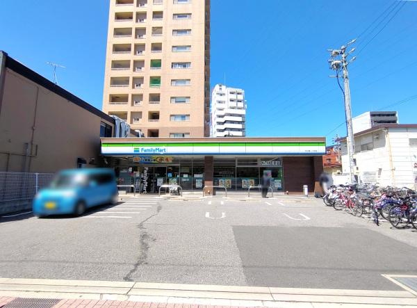 ラ・キャッスル21原(ファミリーマート天白原一丁目店)
