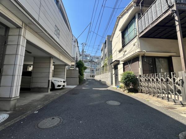 渋谷区本町4丁目　1棟アパート