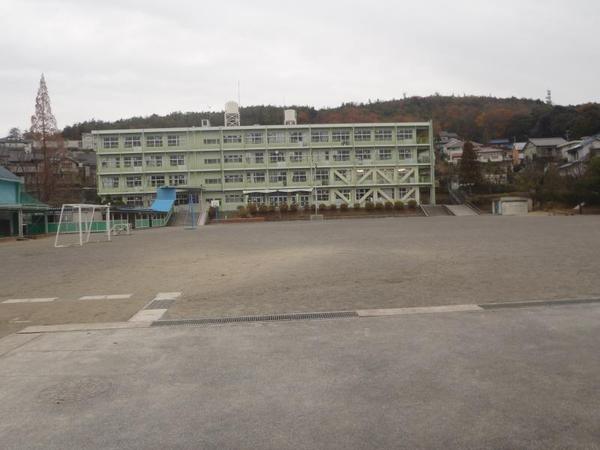 春日井市高座町の土地(春日井市立高座小学校)