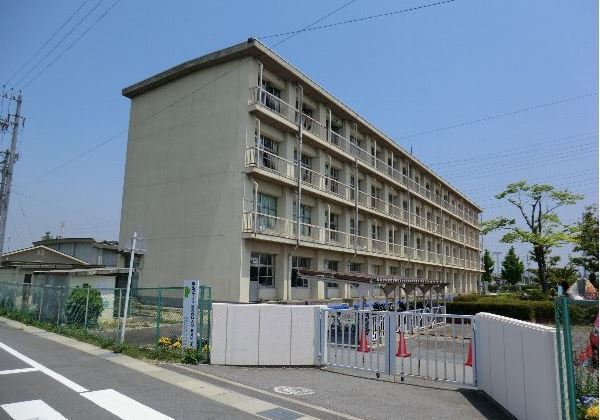 春日井市穴橋町2丁目の中古一戸建て(春日井市立篠原小学校)