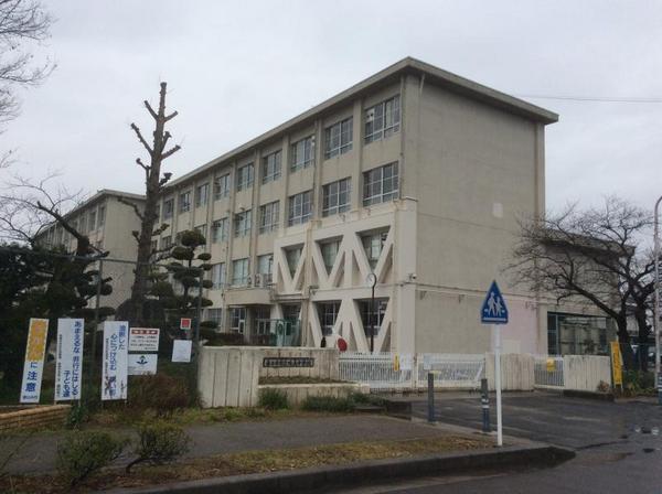 春日井市味美上ノ町の中古一戸建て(春日井市立味美中学校)