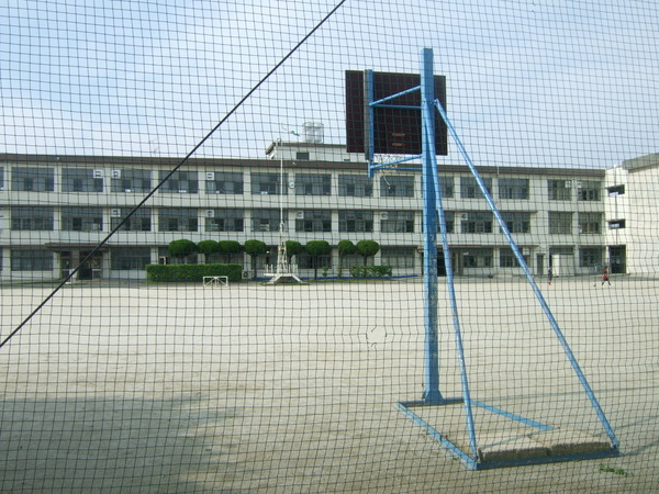 春日井市中野町2丁目の中古一戸建て(春日井市立白山小学校)