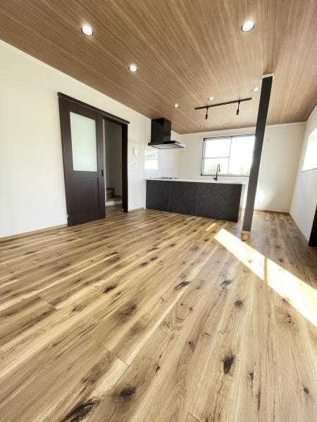 春日井市東野町西３丁目の中古一戸建