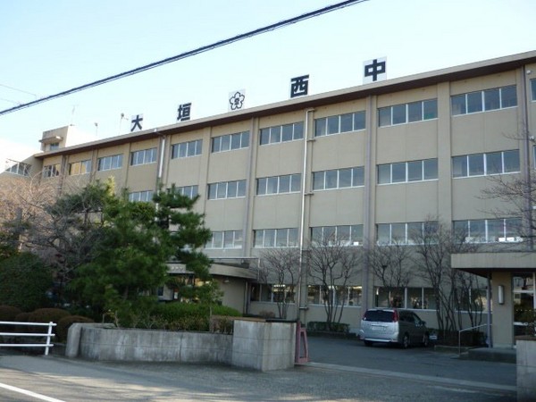 大垣市割田1丁目の土地(大垣市立西中学校)