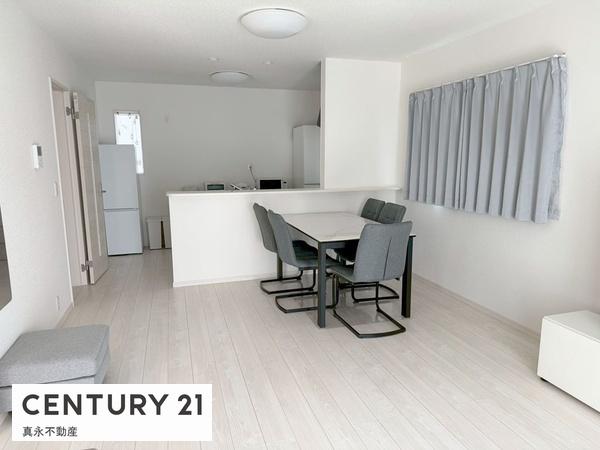 瑞穂市稲里の中古一戸建て(リビング)