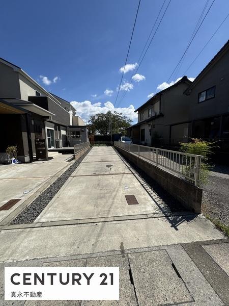 瑞穂市稲里の中古一戸建て(駐車場)