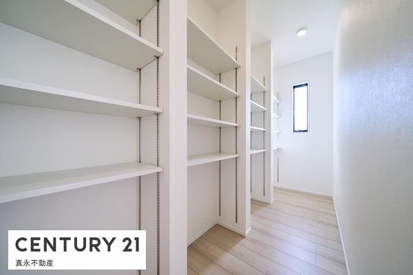 大垣市長松町の新築一戸建(収納)