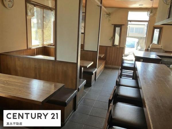 不破郡垂井町宮代　店舗付住宅