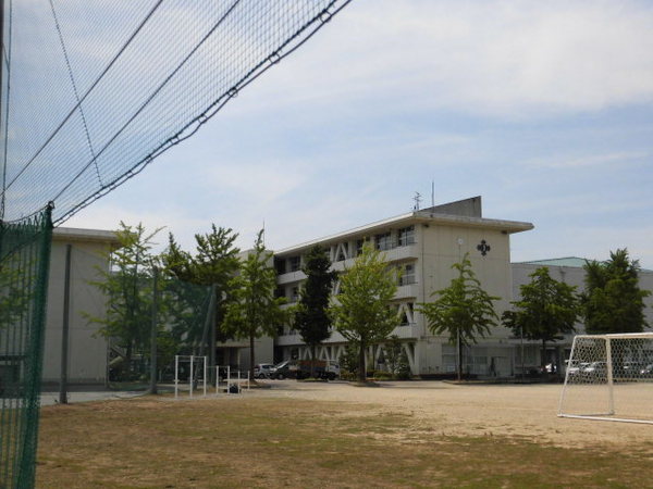 本巣市政田の土地(本巣市立真正中学校)
