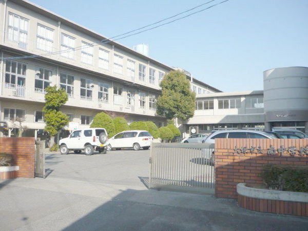 大垣市禾森町３丁目の土地(大垣市立南中学校)