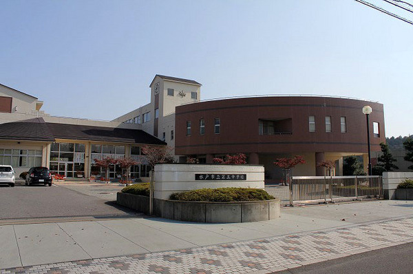 サーパス駅南平和公園7F(水戸市立第三中学校)