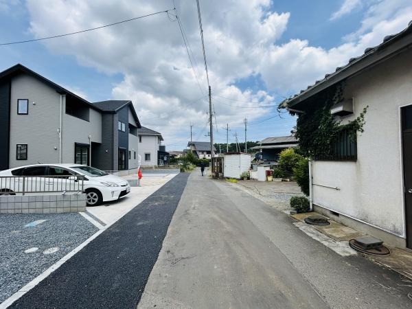 ケイアイエルデ 水戸市見川21期 2号棟(前面道路含む現地写真)