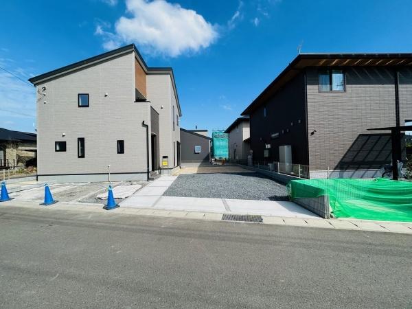 リーブルガーデン ひたちなか市東石川第13 1号棟(駐車場)