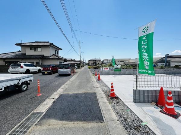 リーブルガーデン 常陸太田市馬場町3期 1号棟(前面道路含む現地写真)