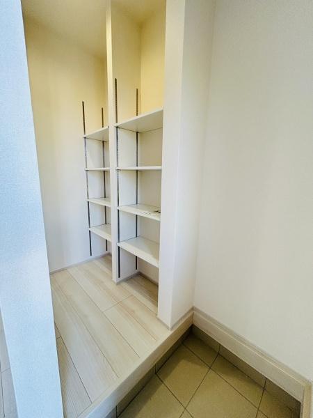 リーブルガーデン ひたちなか市足崎19期 2号棟(玄関)