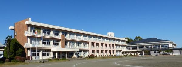 リーブルガーデン　城里町石塚15期　2号棟(城里町立石塚小学校)