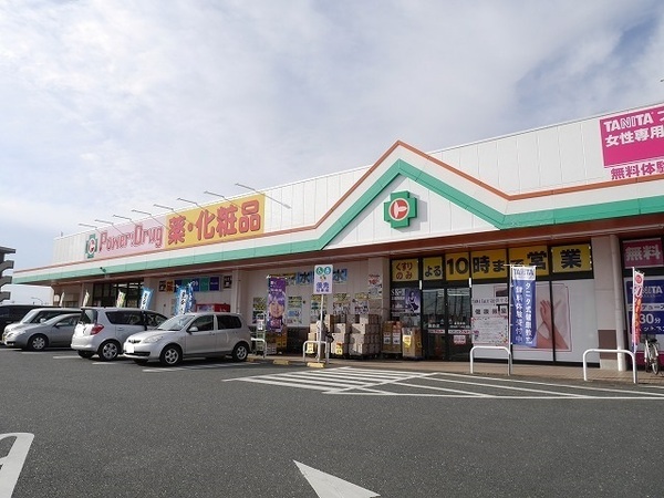 ケイアイテラス　日立市諏訪町1期　1号棟(くすりのマルトパワードラッグ諏訪店)