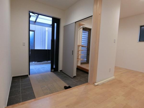 安城市法連町の中古一戸建て