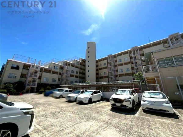 下の森住宅(駐車場)