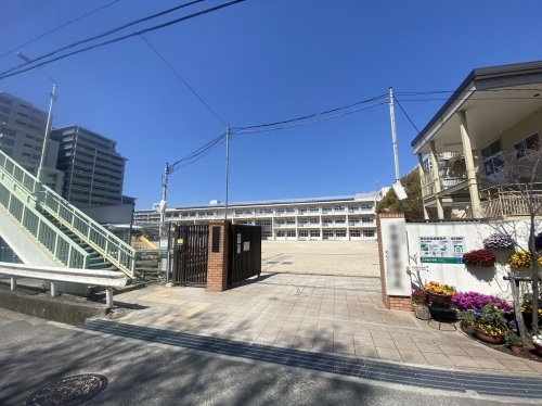 パレ東塚口２(尼崎市立上坂部小学校)