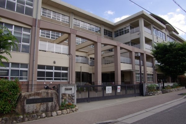 宝塚市湯本町の土地(宝塚市立宝塚第一小学校)