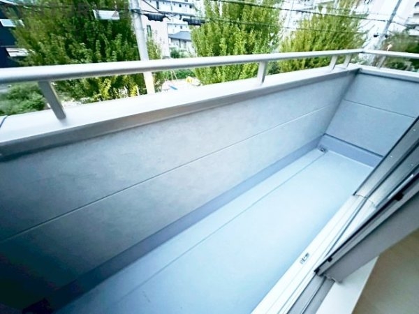 尼崎市西昆陽1丁目 全10区画(バルコニー)