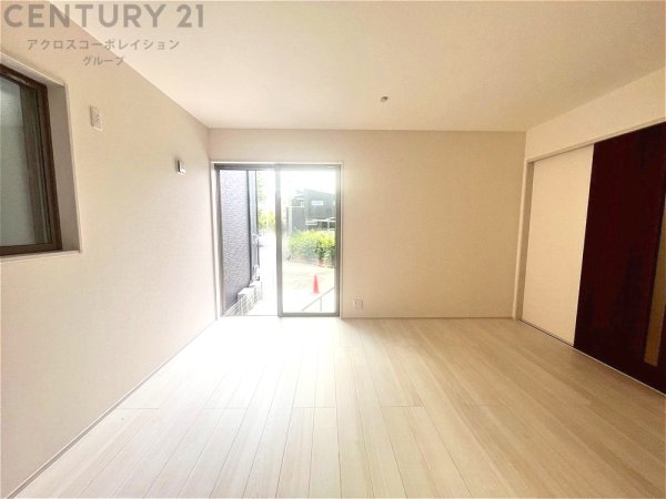 尼崎市西昆陽1丁目 全10区画(リビング)